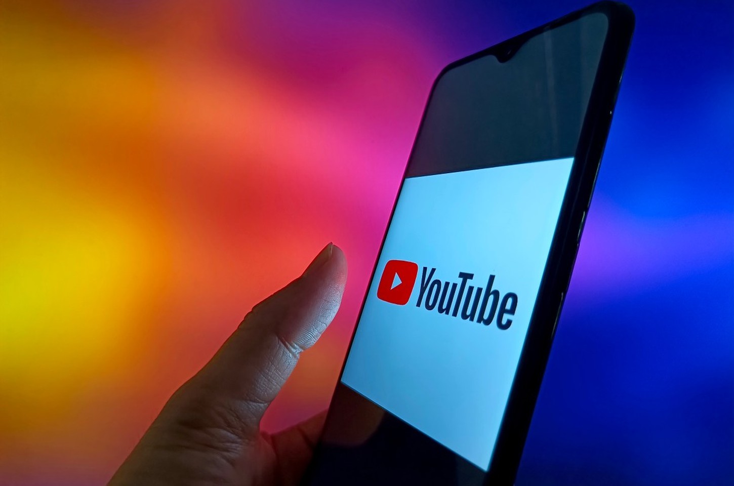 YouTube registra crescimento robusto em assinaturas e anúncios