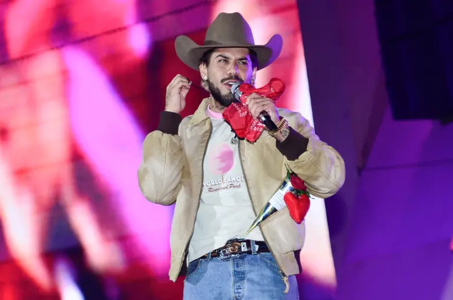 Zé Felipe anuncia agenda intensa de shows para dezembro em cinco estados